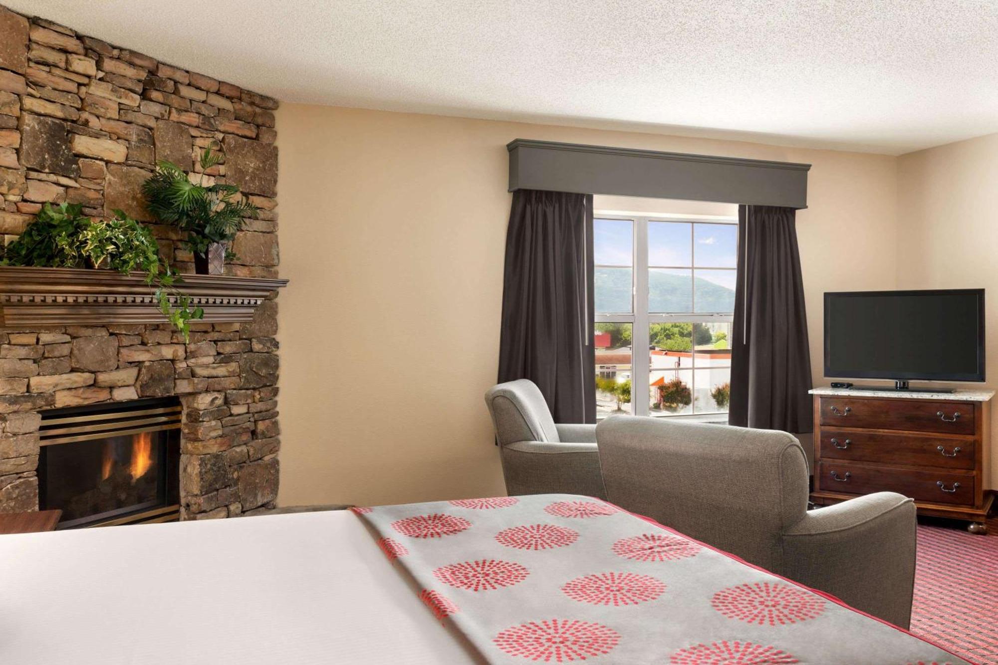 Ramada By Wyndham Pigeon Forge North Hotel Exterior foto